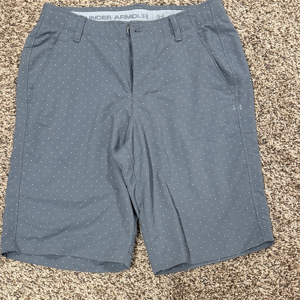 Under Armour Men's Polka Dot golf Shorts. 30 waist